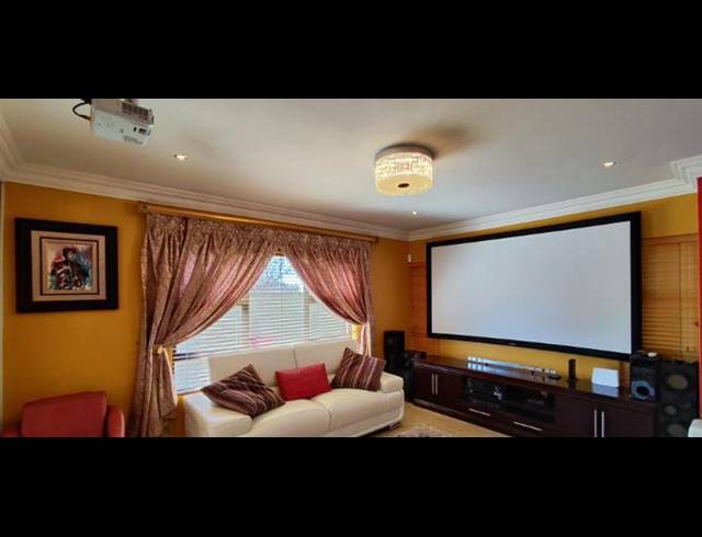 5 BEDROOM HOUSE FOR SALE IN PARKHAVEN